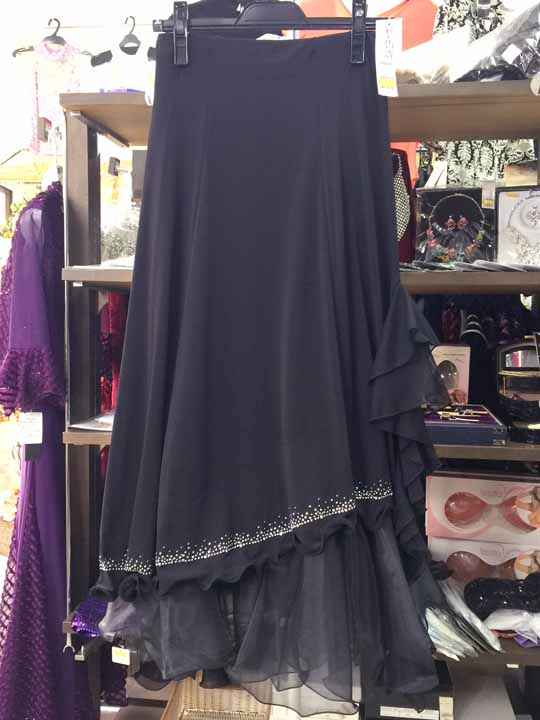 20160225　2985　ブラック地　ストーンとフリル飾りのスカート　Ｆサイズ
