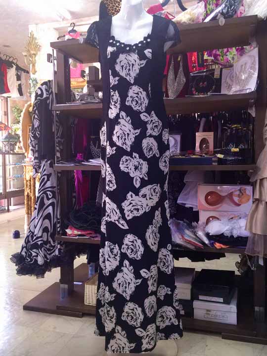 20160523　1395　ブラック地　パール付きコードレース飾りのモノクロローズプリント柄袖付きマーメイドロングドレス　Ｌサイズ