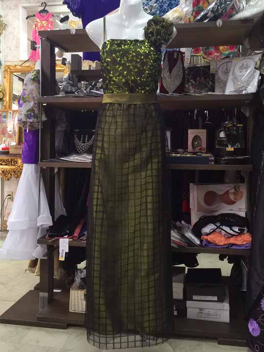 20160615　1131　グリーン地　スパンコールデザインと格子メッシュ重ねのロングドレス　３Ｌサイズ